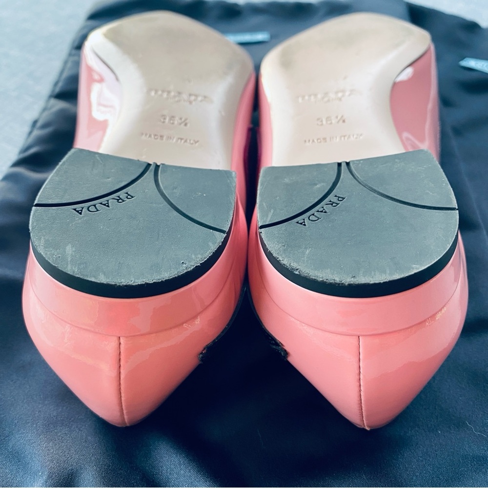 🇮🇹 PRADA | Pink Patent Leather | Kiss Print Flats - Picture 15 of 17